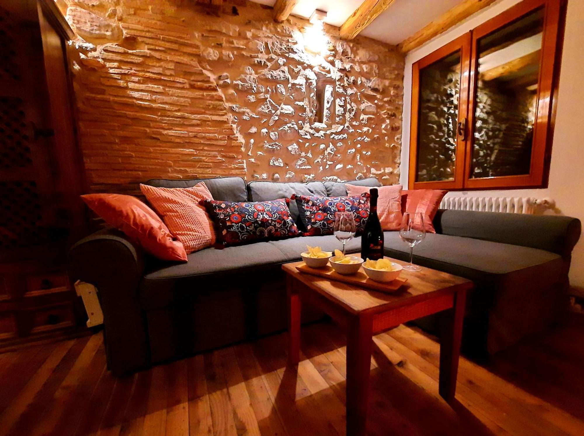 La Casa Rosa Di Segusino With Spa Jacuzzi In Garden Sequsino 部屋 写真